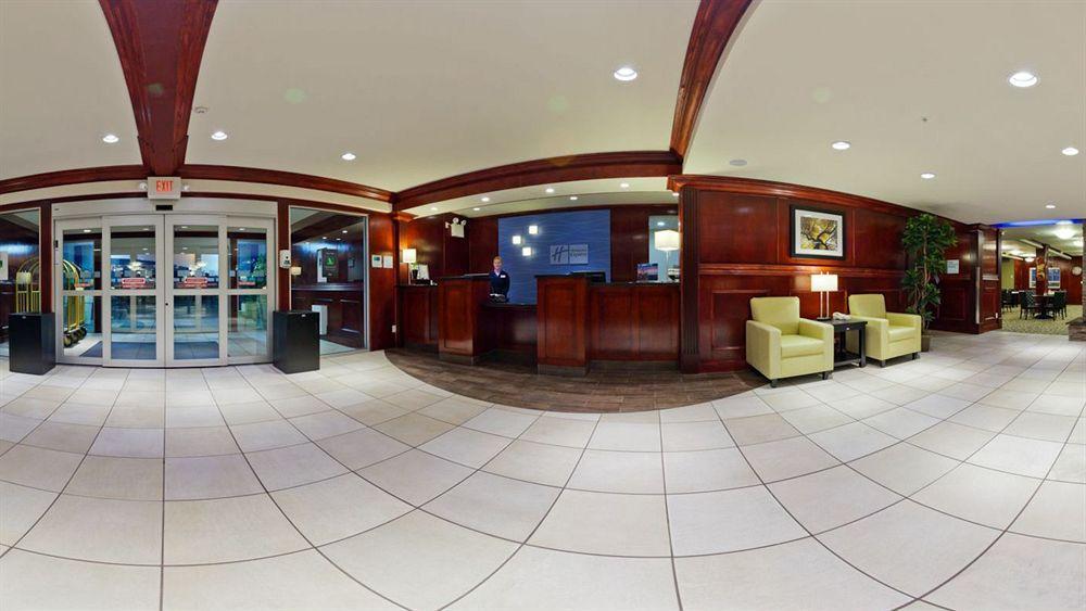 Holiday Inn Express And Suites Dawson Creek, An Ihg Hotel Exteriör bild